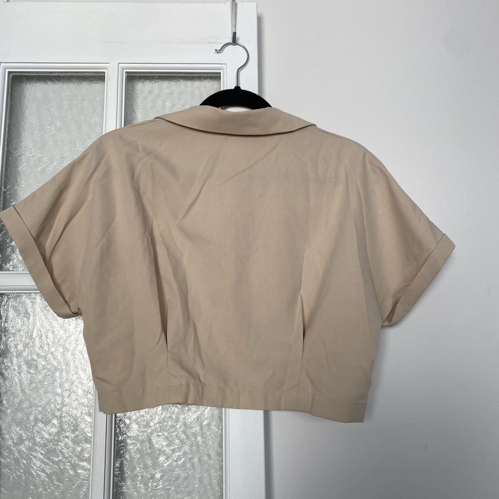 Cropped Button Up T-Shirt - Picture 3 of 3
